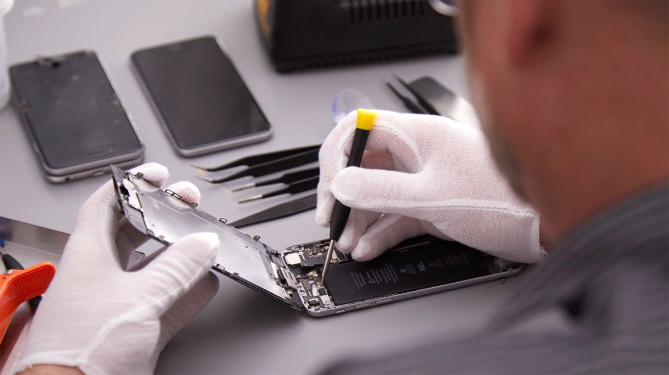 Apple venderá piezas para que los clientes realicen reparaciones