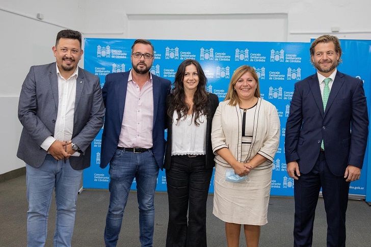 El impacto de la interna PJ en el Concejo incluyó escenas de pugilato