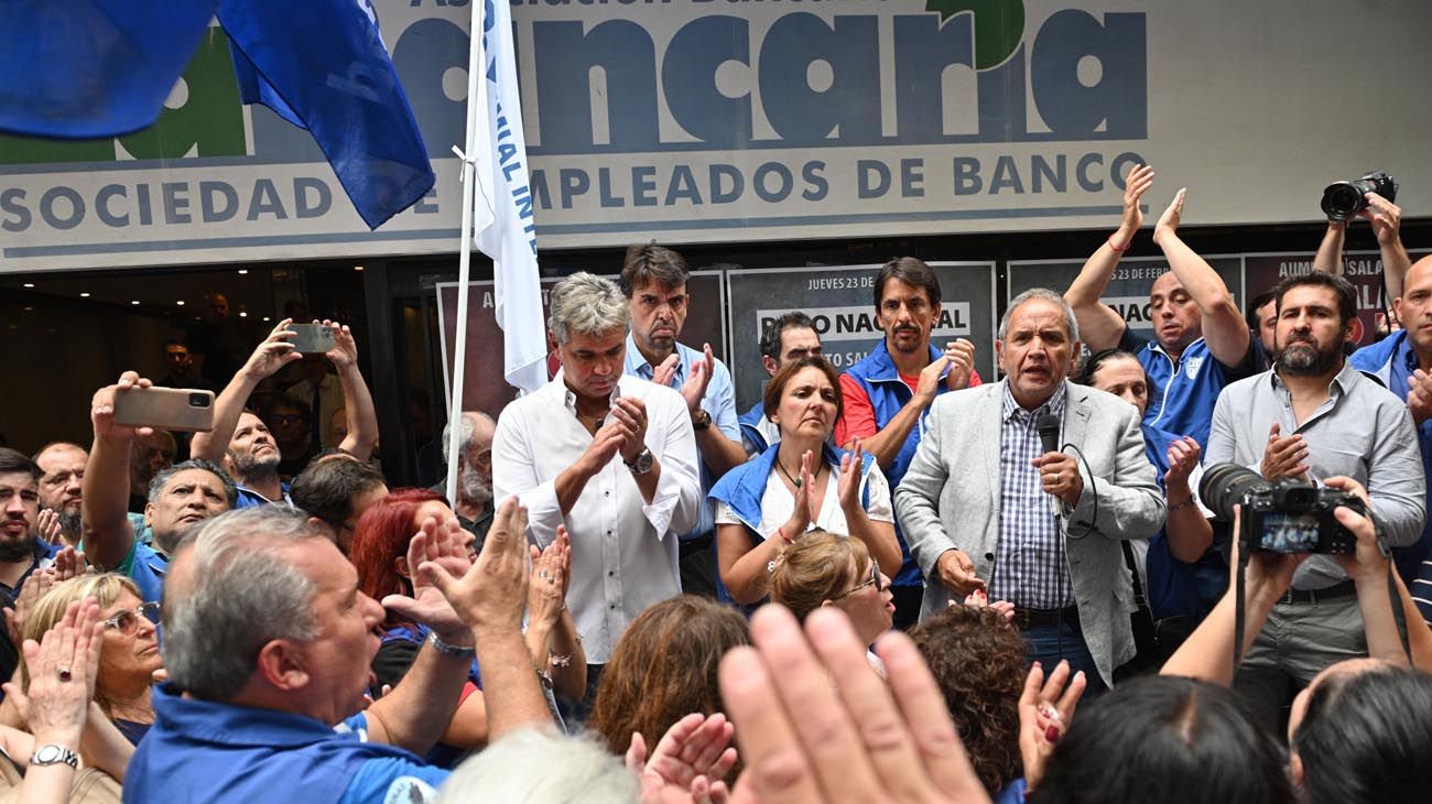 Bancarios consiguieron un nuevo aumento salarial: cuánto cobrarán de sueldo inicial