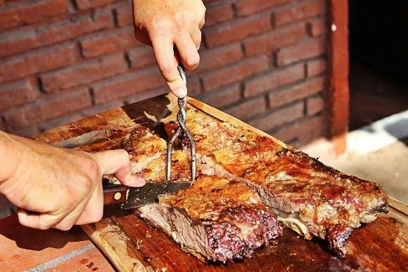 Insólito: Argentina importará asado barato de Brasil