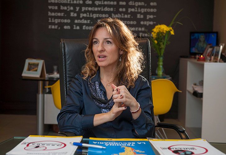 Acuña: "Los padres tienen que ponerse los pantalones largos”