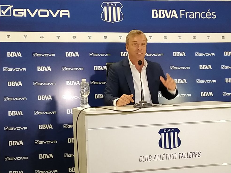 La táctica es tirar el achique