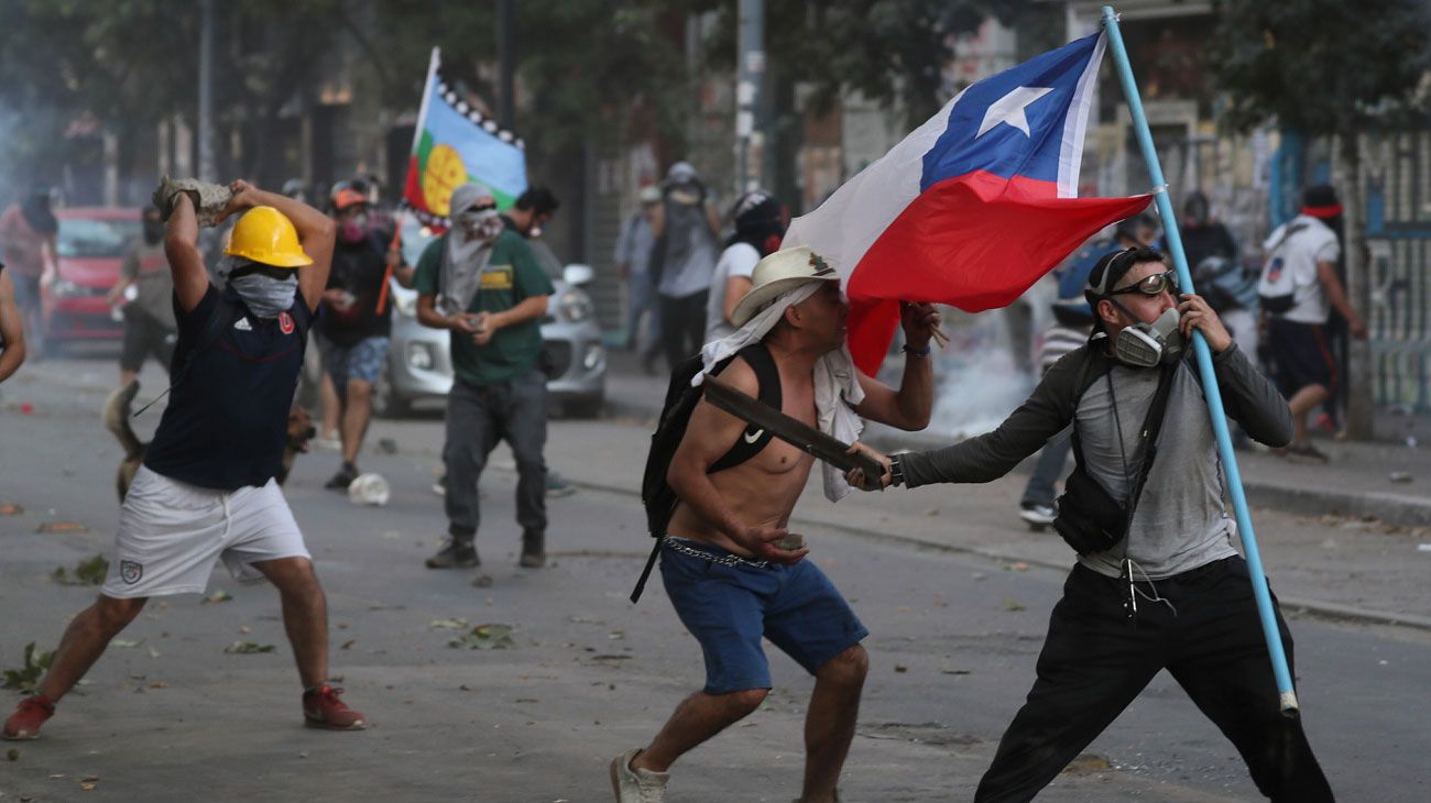 Chile: Piñera convocó al plebiscito para la reforma constitucional y prometió investigar los abusos