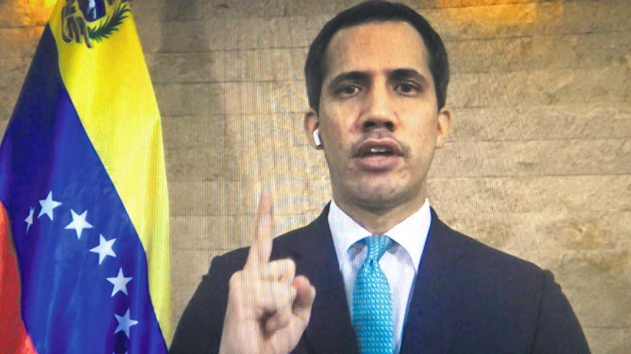 Agreden a Juan Guaidó en Venezuela