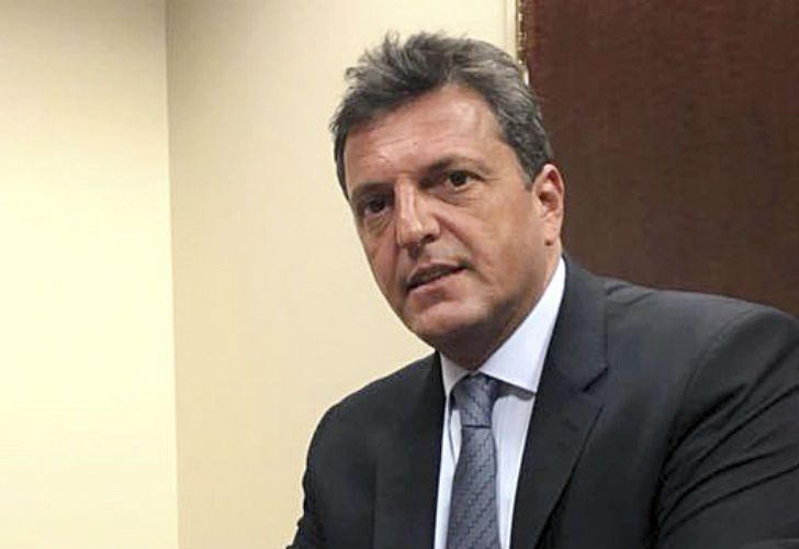 Massa reclamó la eliminación del IVA en las tarifas de servicios públicos