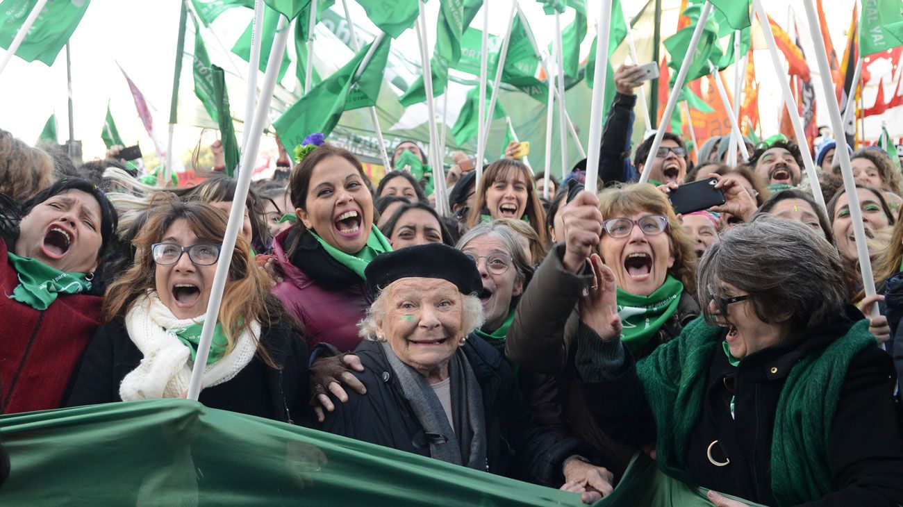 A un año del debate por la ley del aborto: cruces y campañas en las redes