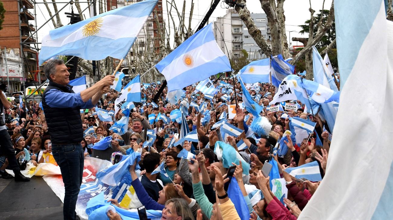 Macri en la marcha del "Sí se puede" en Olavarría: "Hay gato para rato"