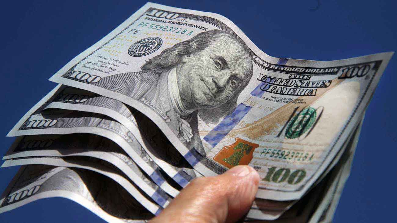 A cuánto cerró el dólar blue este martes 23 de mayo de 2023