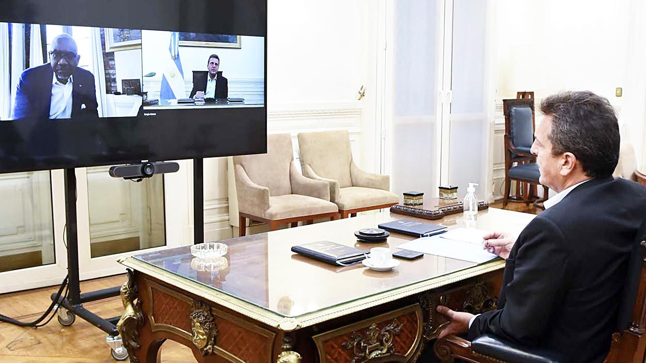 Massa inicia su gira por EE.UU. en busca de apoyo por la deuda