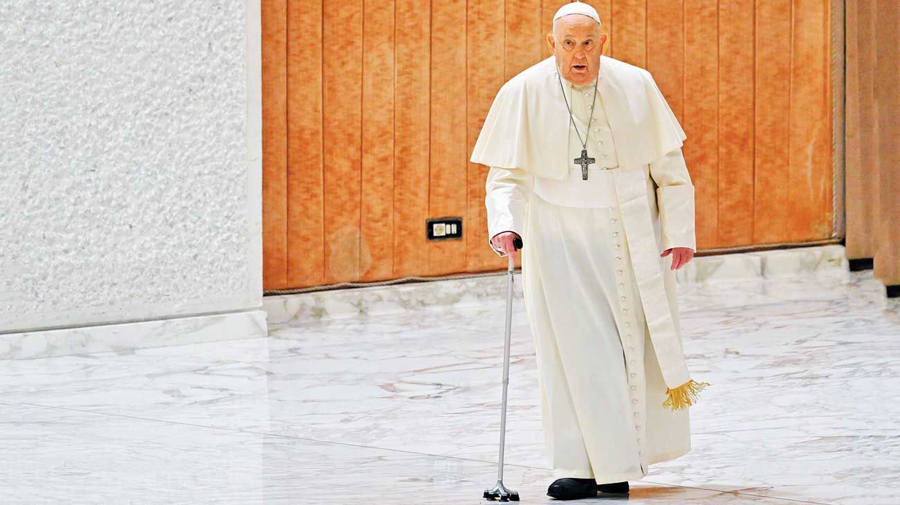 El Papa “está estable”, aunque sufre una “condición compleja”