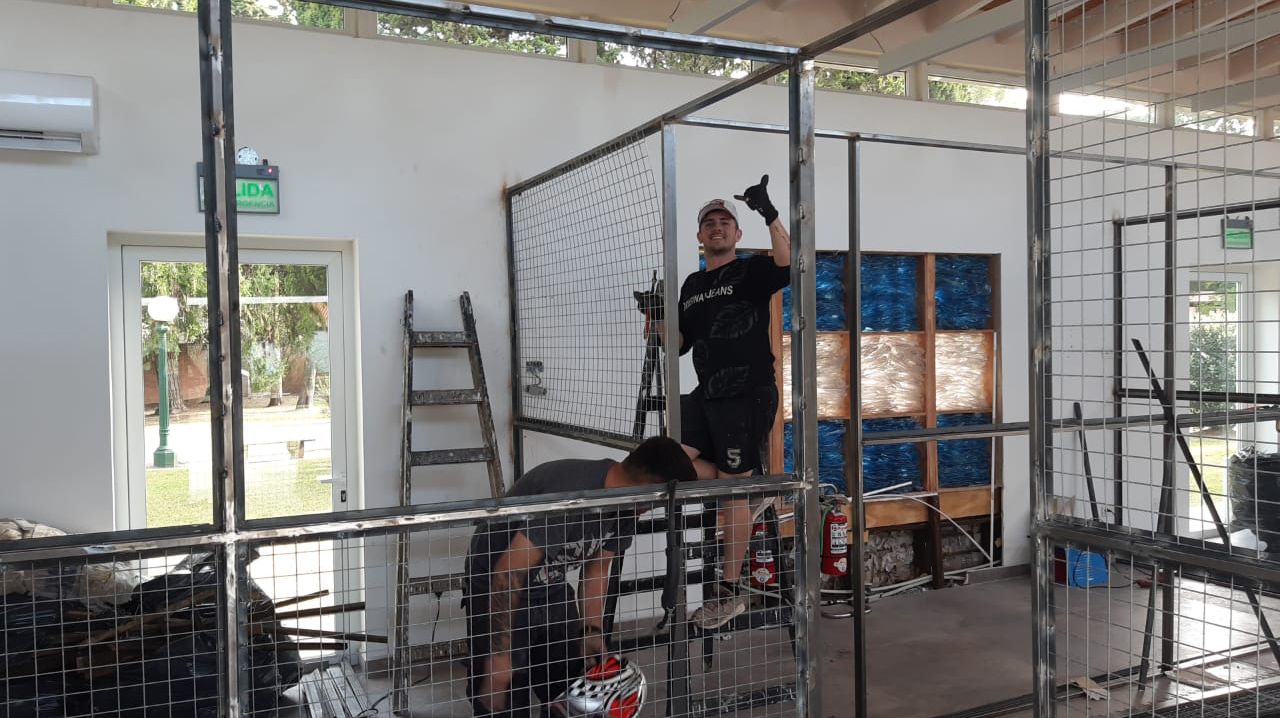 Milei mostró el avance de los caniles en Olivos: "Pronto mis hijitos vendrán a vivir conmigo"