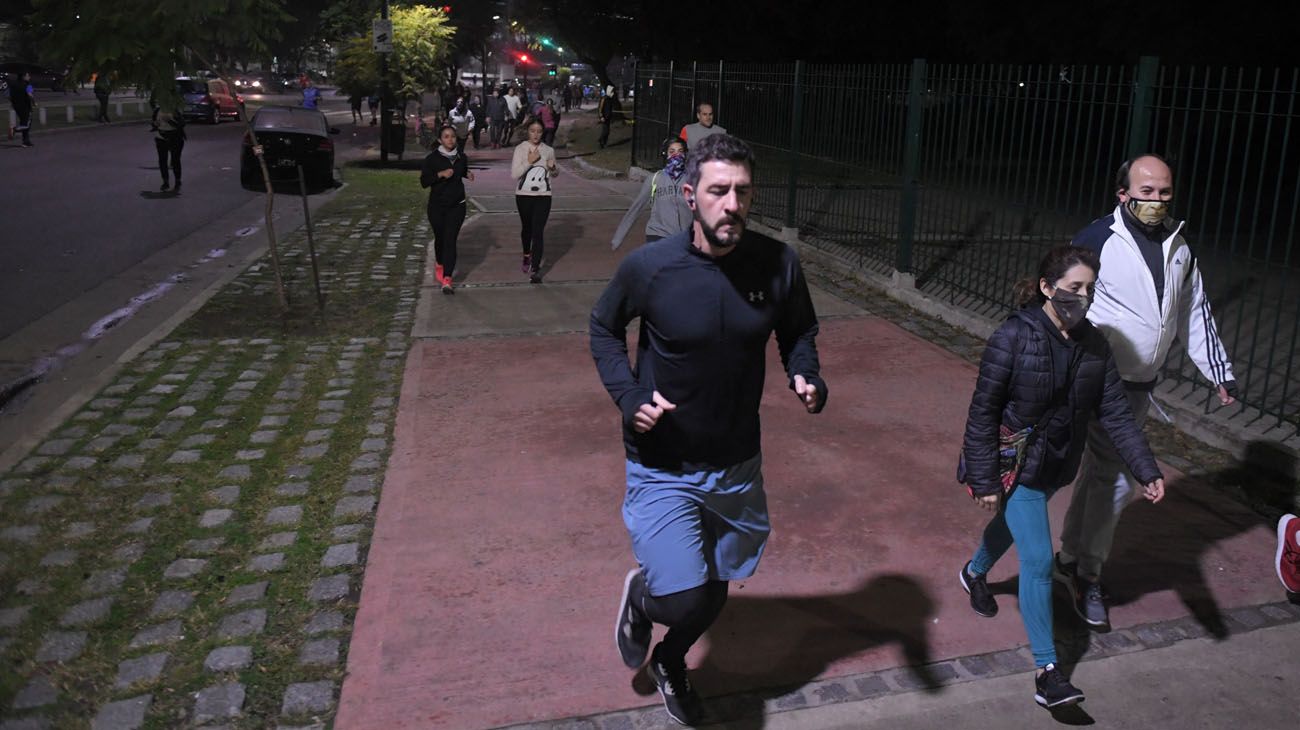Cuarentena en la Ciudad: vuelven runners, mudanzas y negocios de cercanía