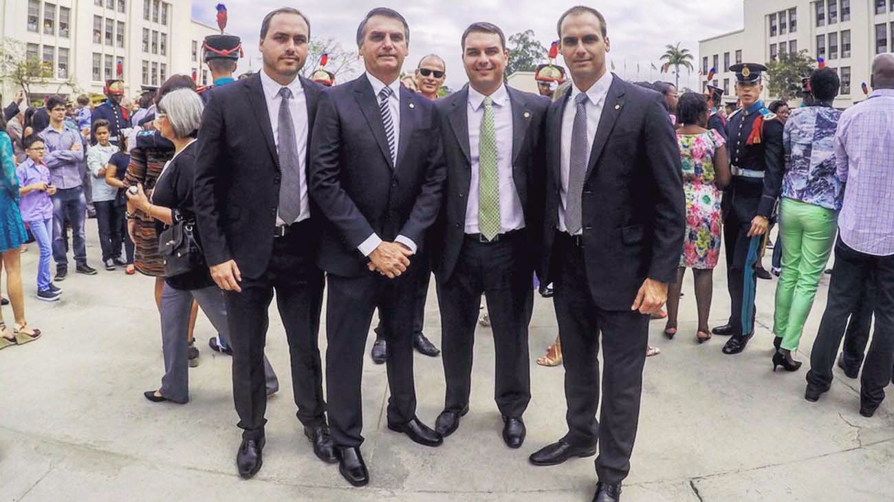 Bolsonaro Jr. dice que su papá no tiene relación con la asonada