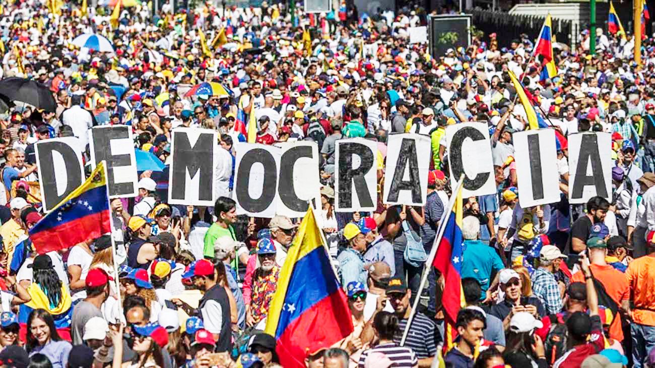 El reto de detener el retroceso democrático en marcha