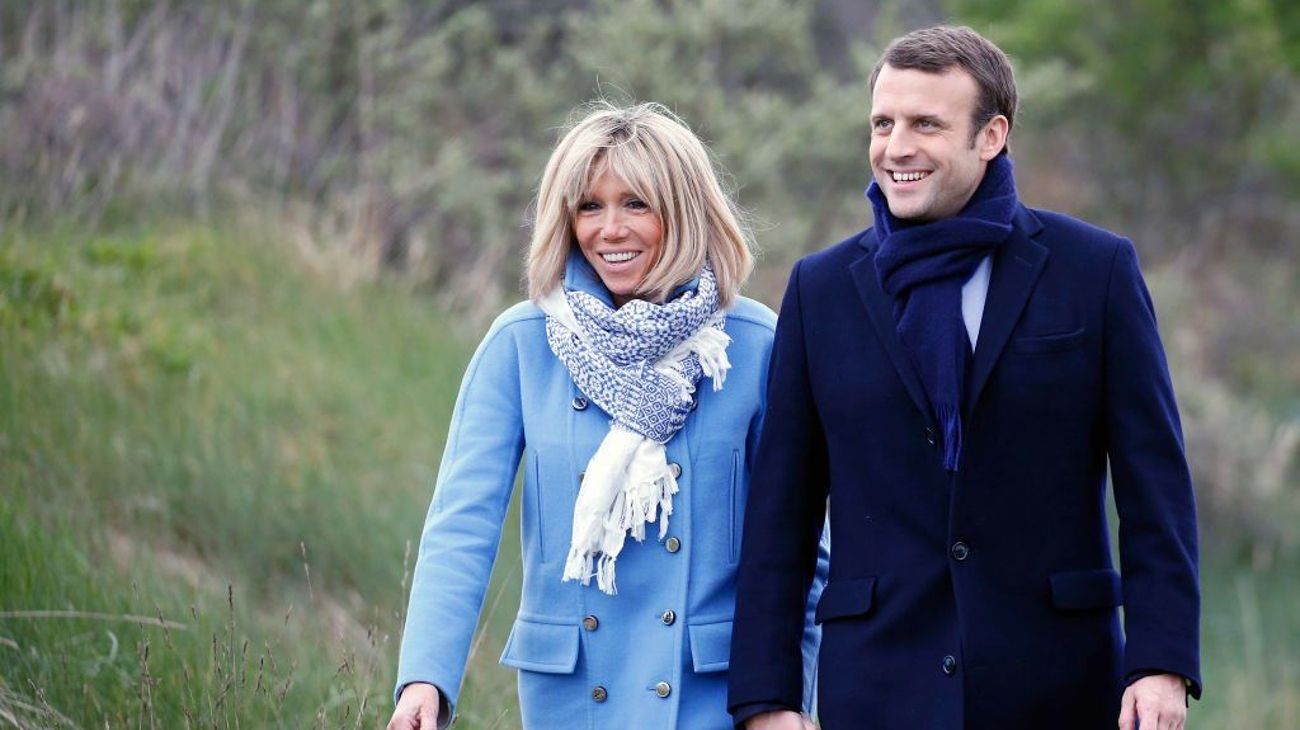 Brigitte Macron quiere demandar a los "conspiranoicos" que aseguran que nació hombre