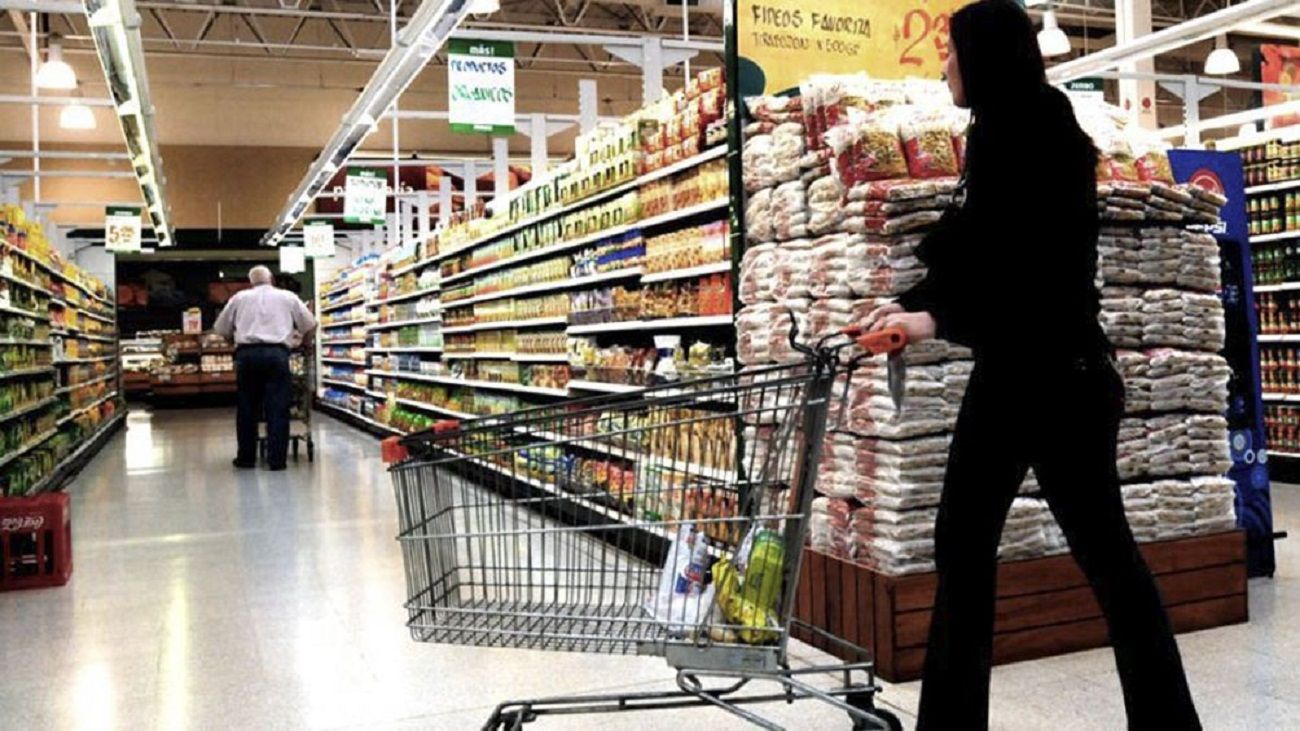 Para un economista, "observar y controlar precios no tiene efecto en la inflación, sino se controlan los pesos"