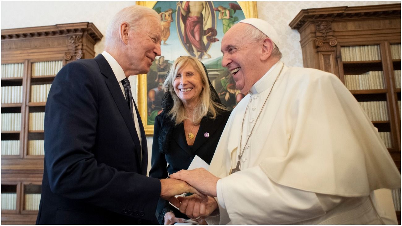 La insólita hipótesis de la "extensa" reunión de Biden y el Papa Francisco