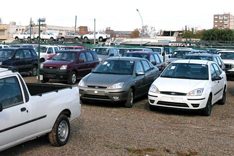 El Gobierno permitirá importar autos nuevos y usados