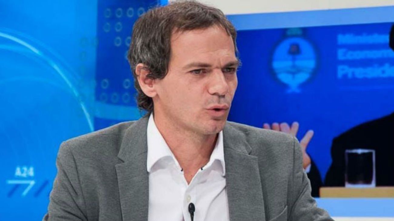 Lucas Llach compartió un tuit que tilda de "estafadores" al colectivo Hipotecados UVA