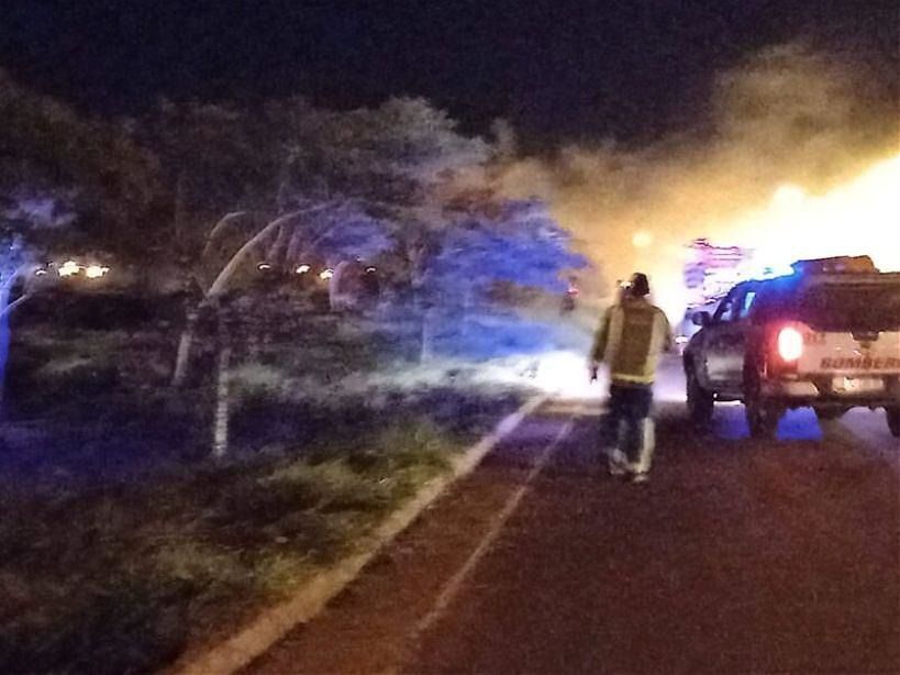 Misiones: bomberos controlaron incendios de malezas en Itaembé Guazú y Garupá