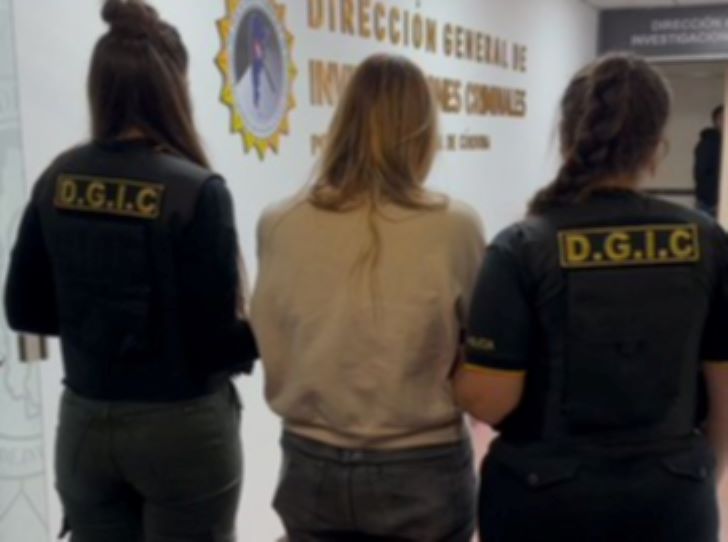 Criptomonedas: detuvieron en el aeropuerto de Córdoba a una influencer acusada de estafas