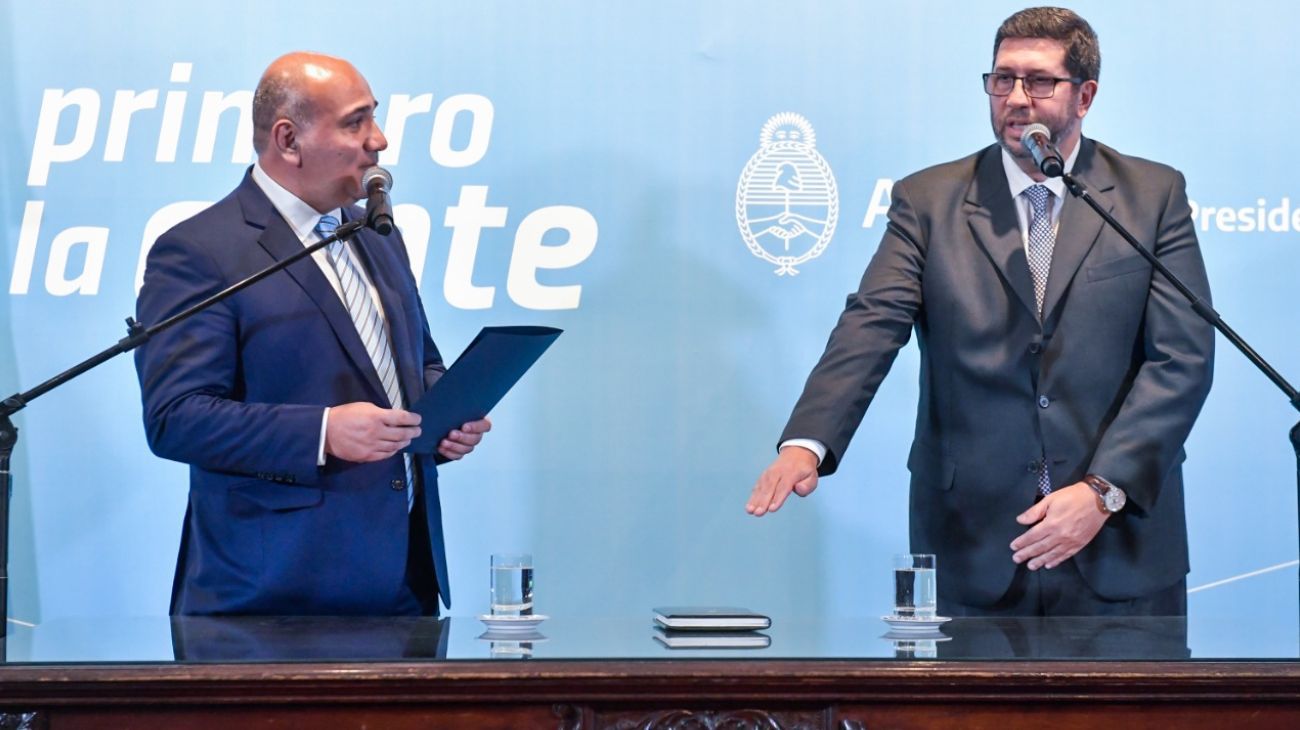 Juan Manzur tomó juramento al nuevo vicejefe de Gabinete, Juan Manuel Olmos