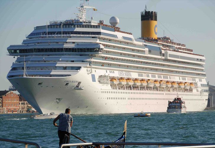 Cómo es el crucero en el que viajó la barrabrava de Racing