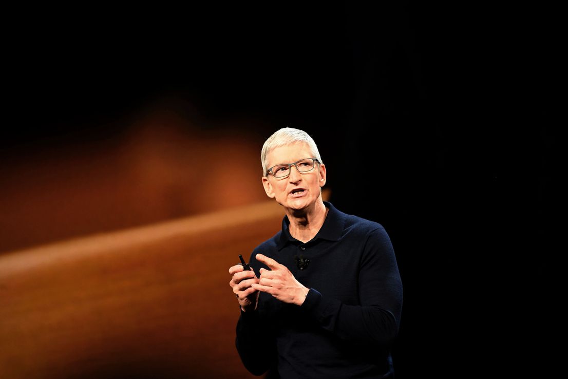 El CEO de Apple atacó a Google y Facebook por el uso de datos de los usuarios