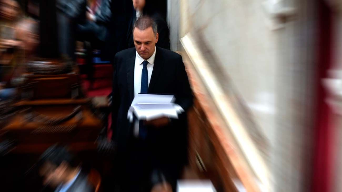 Adorni resistió la embestida opositora, descartó renunciar y prometió "erradicar" al kirchnerismo