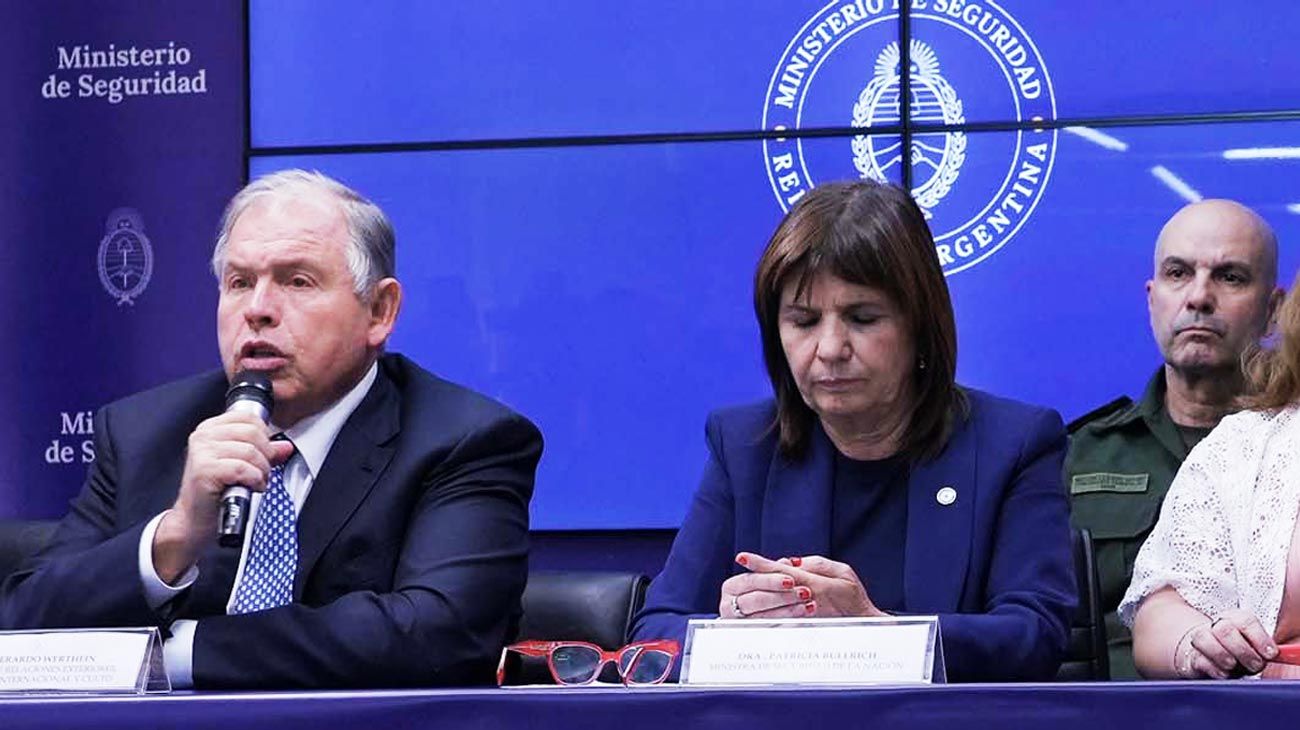El Gobierno dijo que la acusación es una mentira y la madre pidió “que lo larguen”