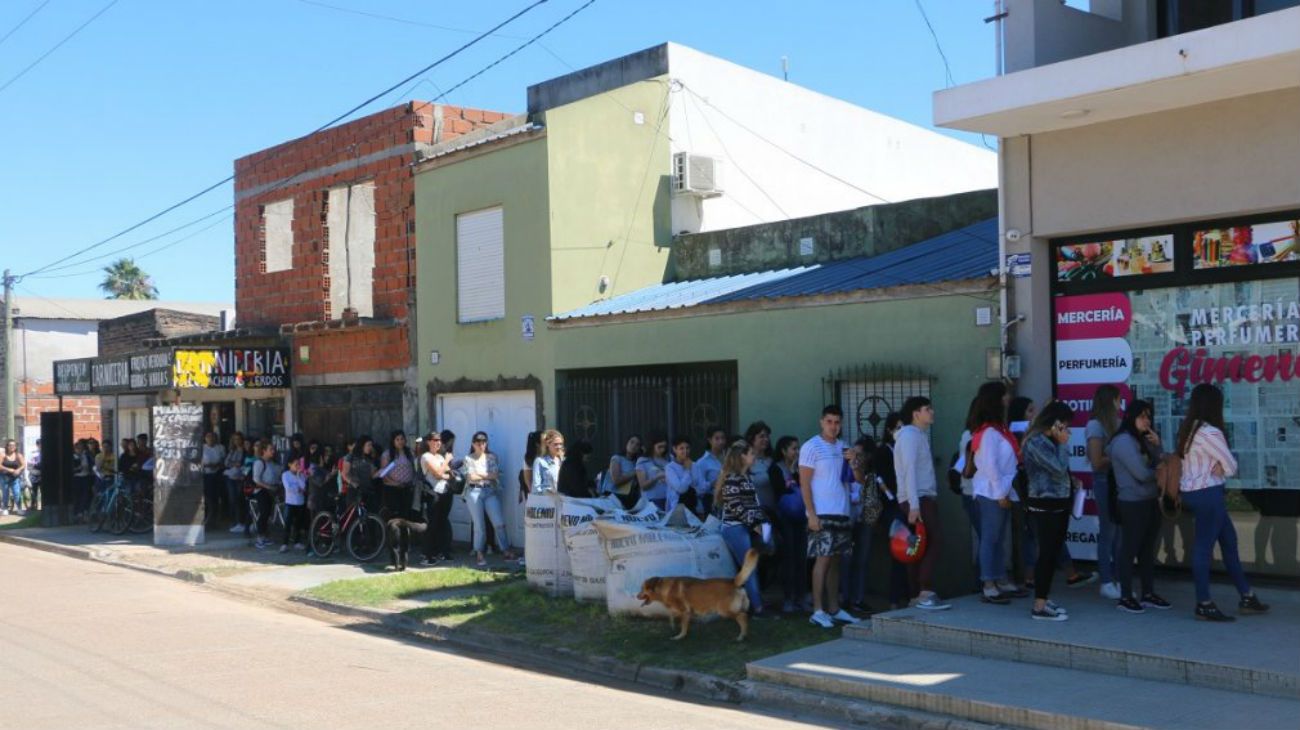 Gualeguaychú: se presentaron 300 personas para dos puestos de trabajo