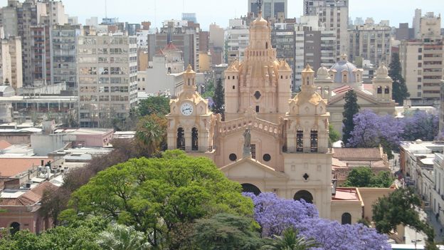 CAMINATAS POR LA CIUDAD