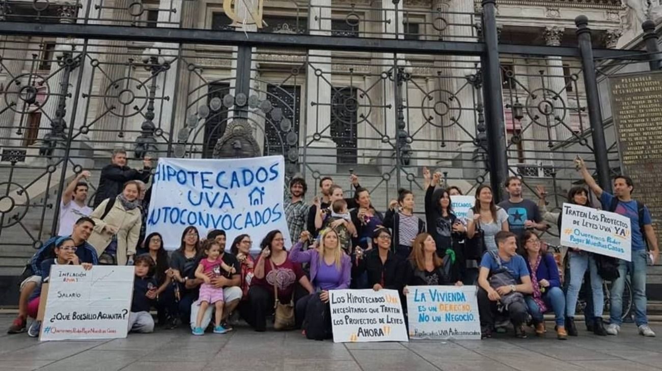 Prorrogan por un mes los beneficios a deudores hipotecarios UVA
