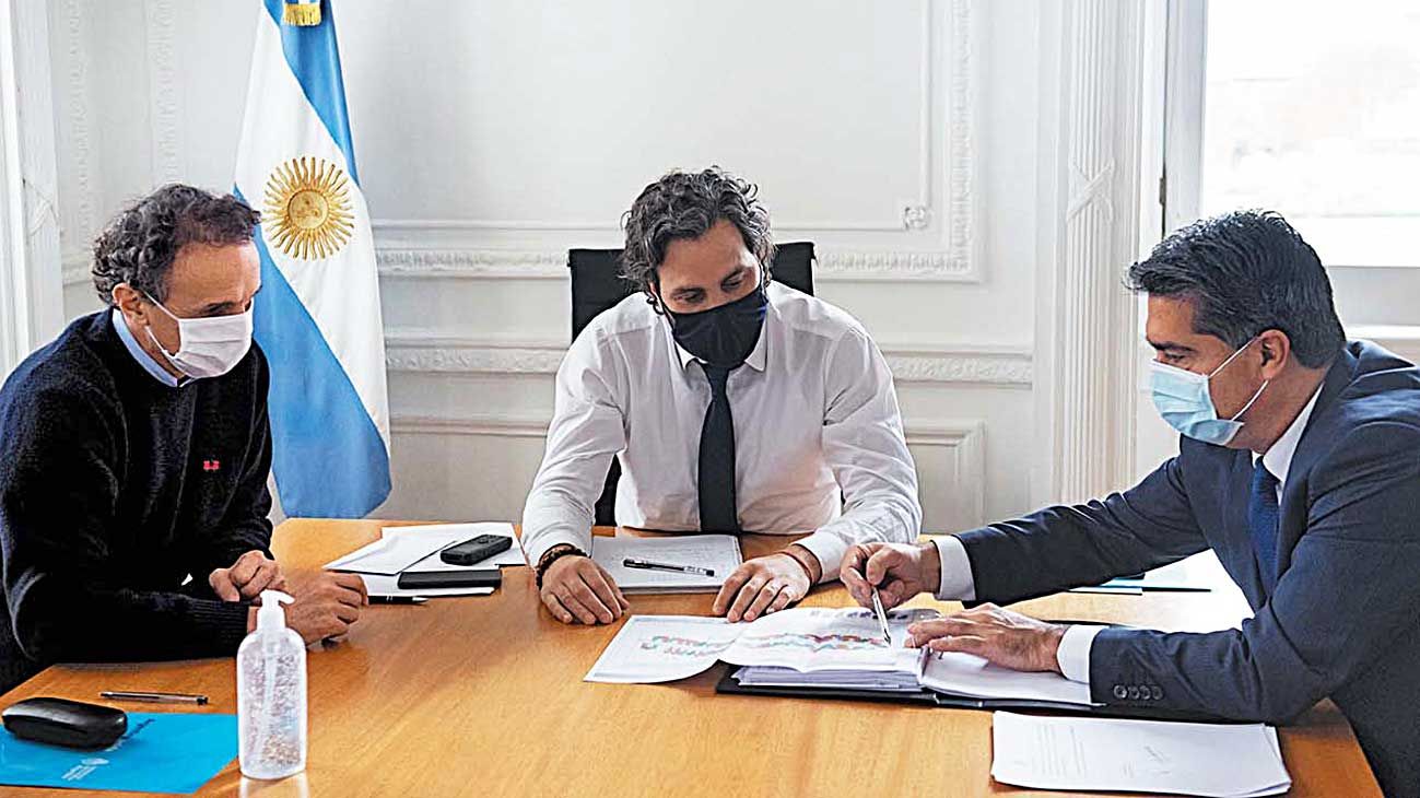 Cafiero recibió 624 preguntas en la previa a su primer informe