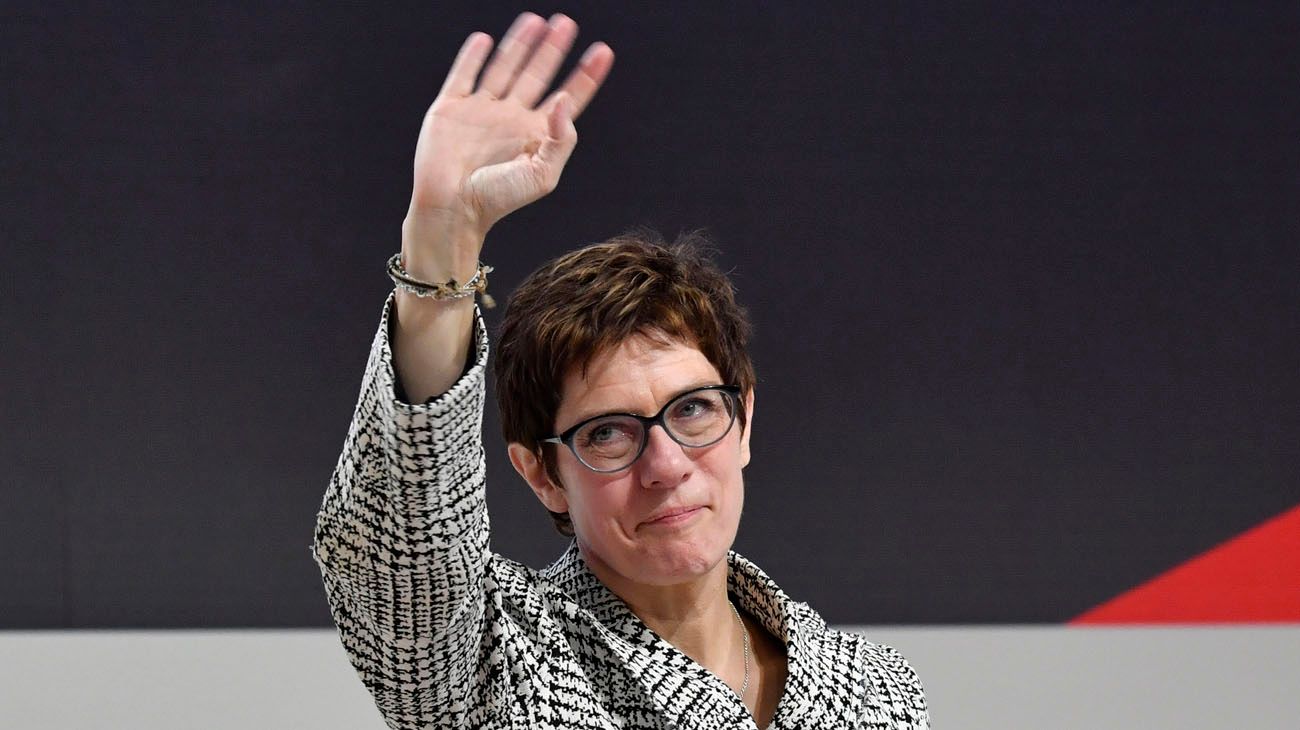 Angela Merkel dejó la presidencia de su partido y ya tiene sucesora