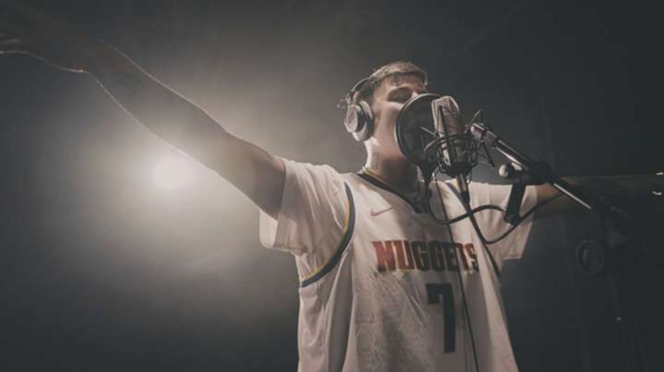 Duki desembarca en la NBA con un guiño a Facundo Campazzo