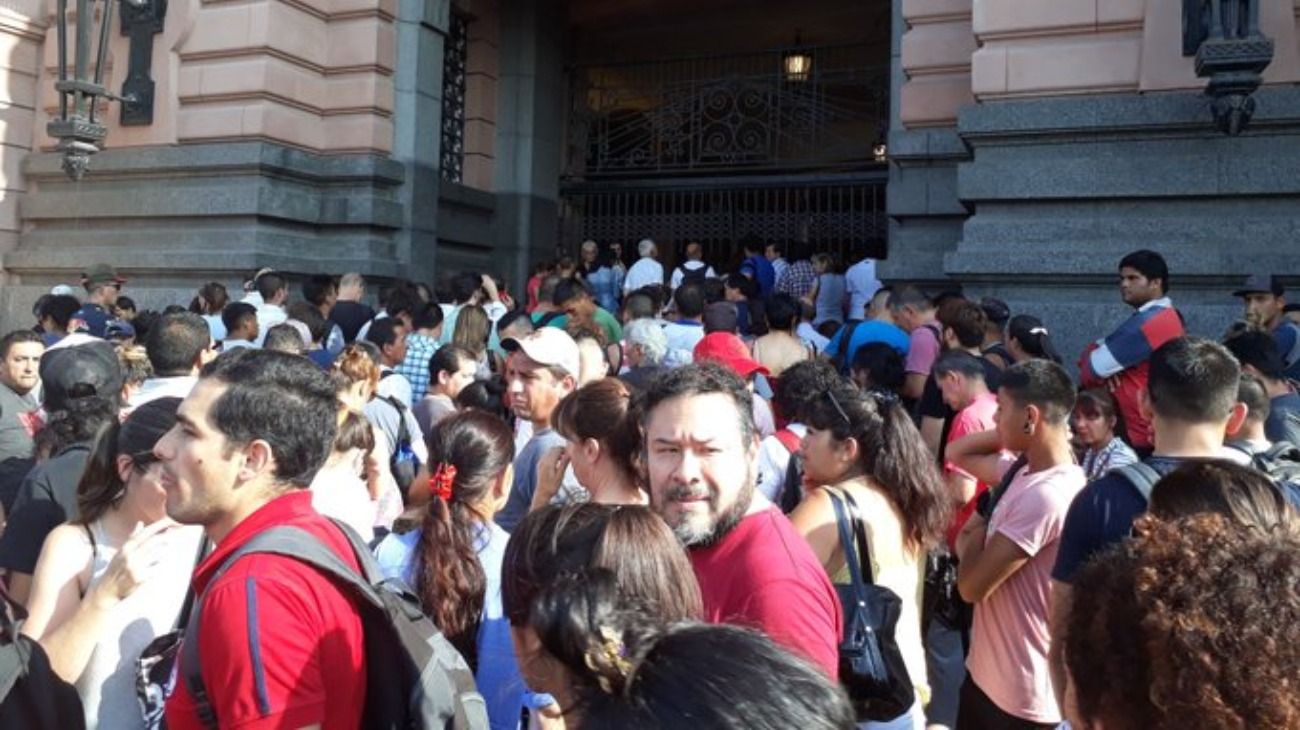 Una medida gremial en las vías del tren Roca dejó a casi 300 mil pasajeros sin servicio