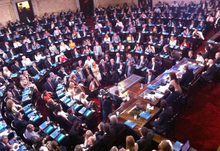 Presentes y ausentes en el último mensaje de CFK