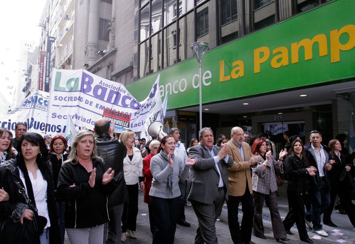 Paritaria caliente: empresarios proponen a bancarios un 9%