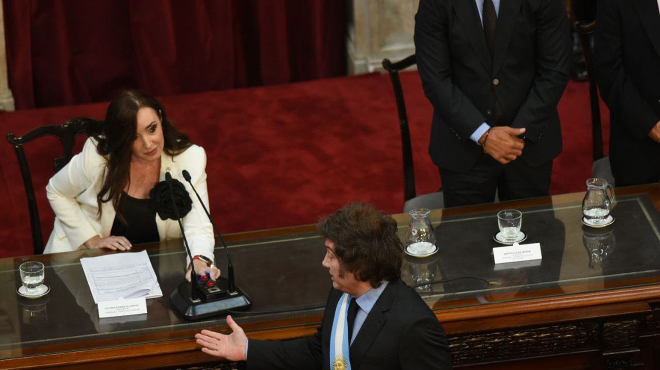 "No terminé...", "Perdón, perdón...": el tenso cruce Milei - Villarruel en el final de la Asamblea Legislativa