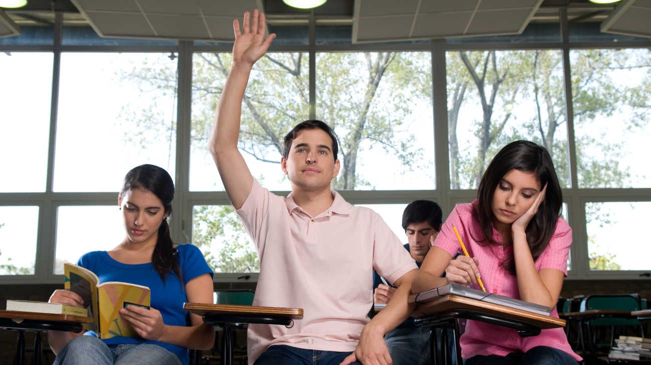 Uno de cada cinco egresados termina sus estudios secundarios en una escuela para adultos