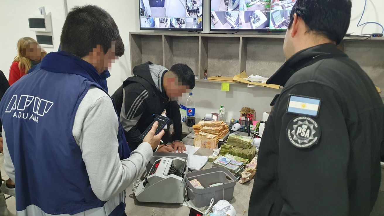 La increíble red de lavado detrás de una cadena de supermercados chinos