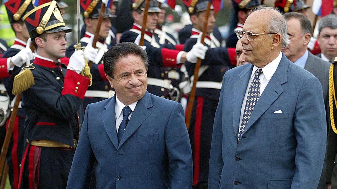 "Una manga de ladrones": el día en el que un presidente de Uruguay pidió disculpas llorando a Argentina