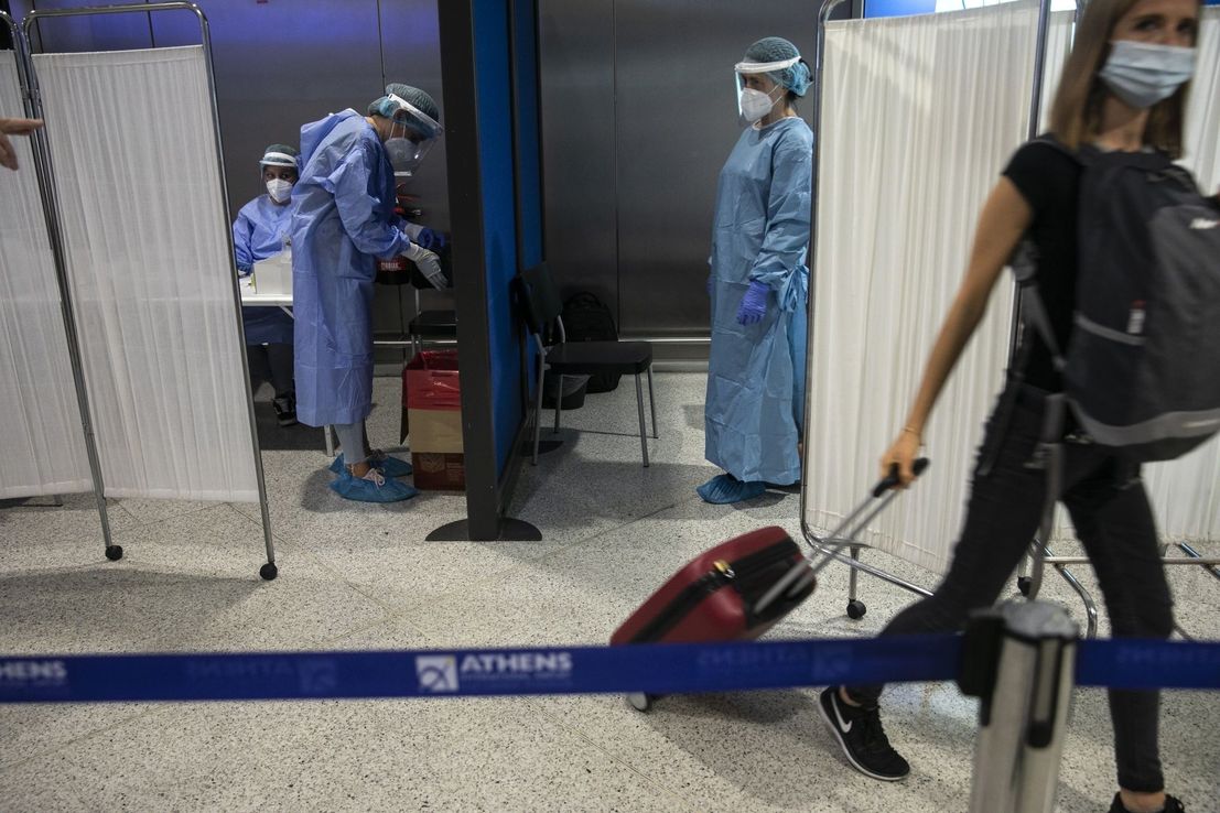 Las aerolíneas proponen tests obligatorios de 10 dólares para impulsar la demanda