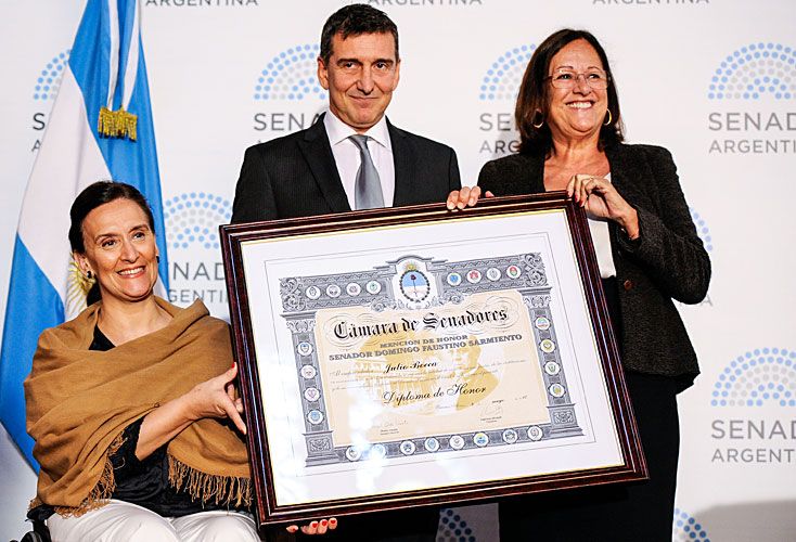El Senado distingue con honor al artista argentino