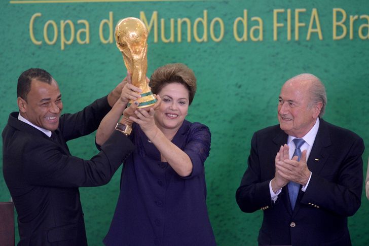 Rousseff desafiará a sus críticos y entregará la Copa en la final