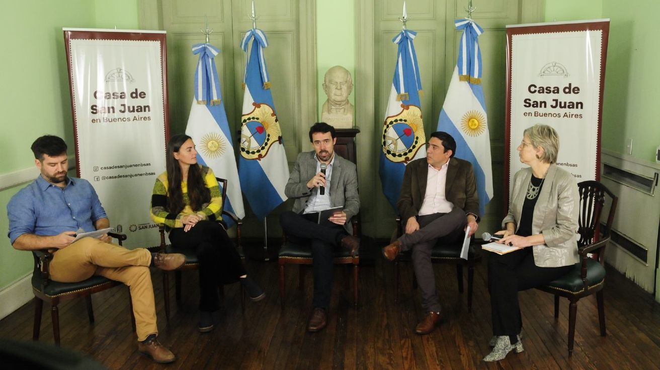 Representantes de la sociedad civil también participaron como líderes en el sector educativo
