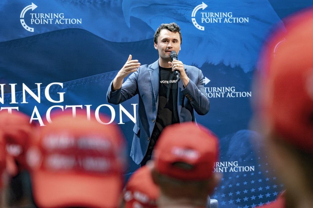 Murió Charlie Kirk, aliado de extrema derecha de Trump, tras ser baleado en un acto en Utah