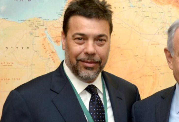 Un empresario y un embajador debutan como “pensadores”