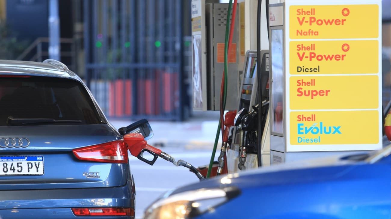 Las petroleras "Shell y Puma" subieron sus combustibles tras la devaluación: a cuánto está la nafta